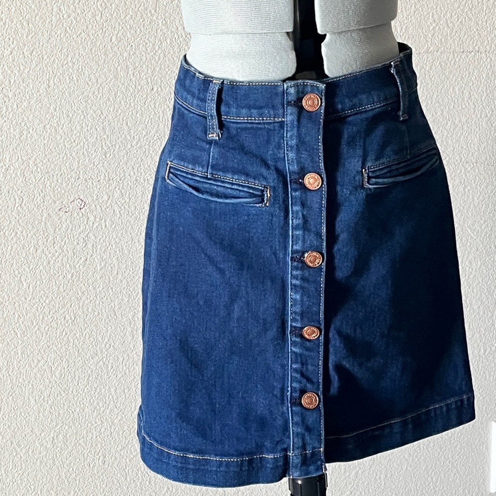High rise skirt
